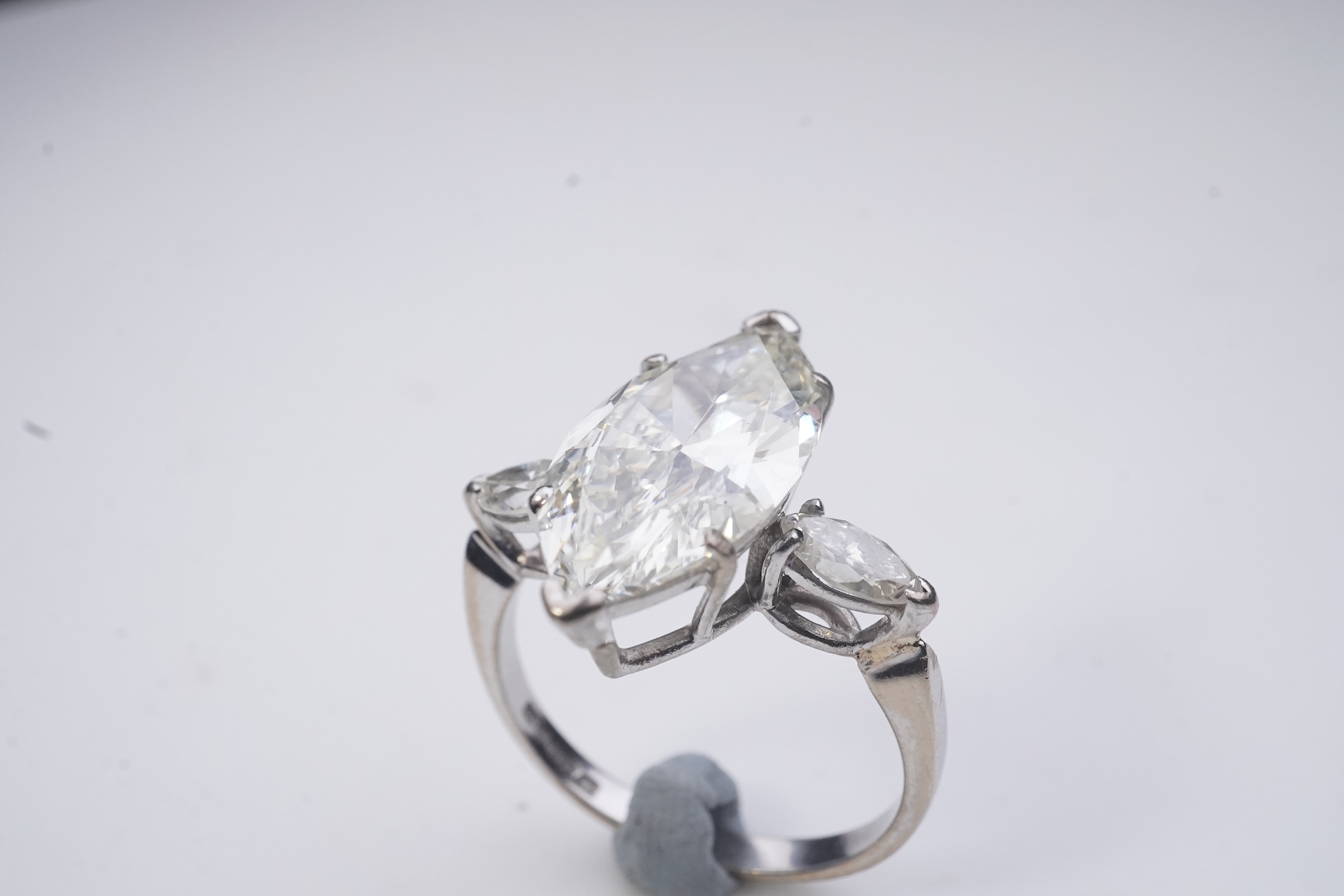 An impressive diamond ring